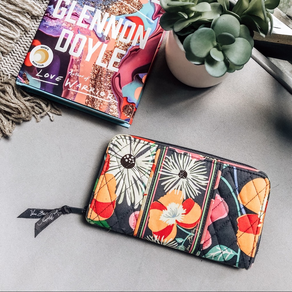 Vera Bradley Jazzy Blooms patterned wallet!